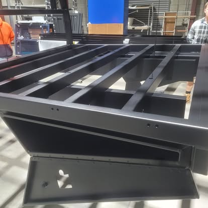 Industrial component finished in protective polyurethane